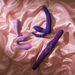 Sale LoversStores Bodywand i.D. Petal Vibrating Strapless Strap On