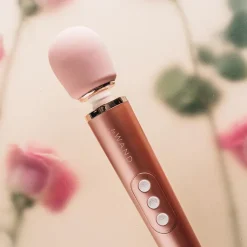 Discount LoversStores Le Wand Petite Rechargeable Massager
